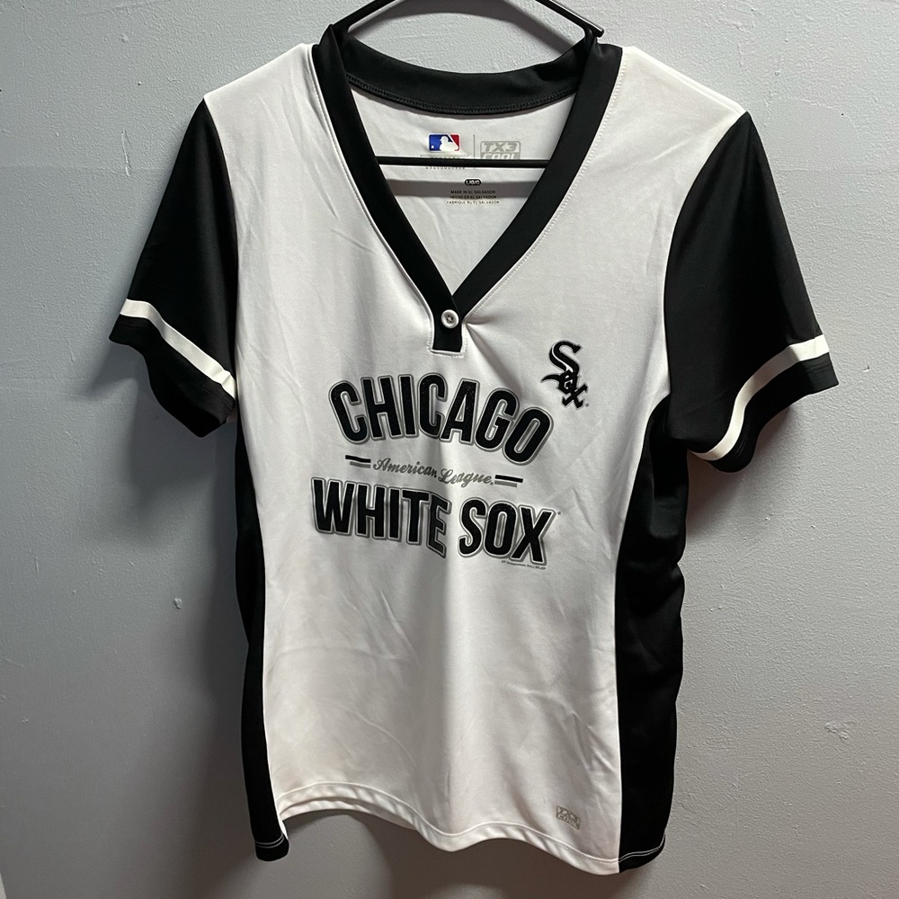 Sports tee